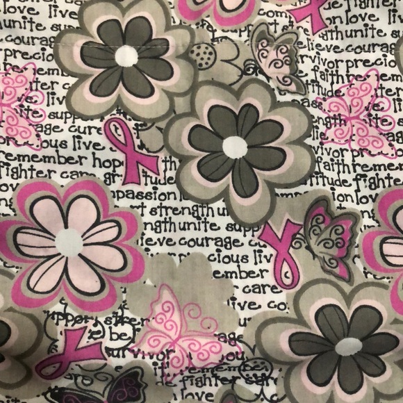 Size small scrub top - Picture 2 of 2